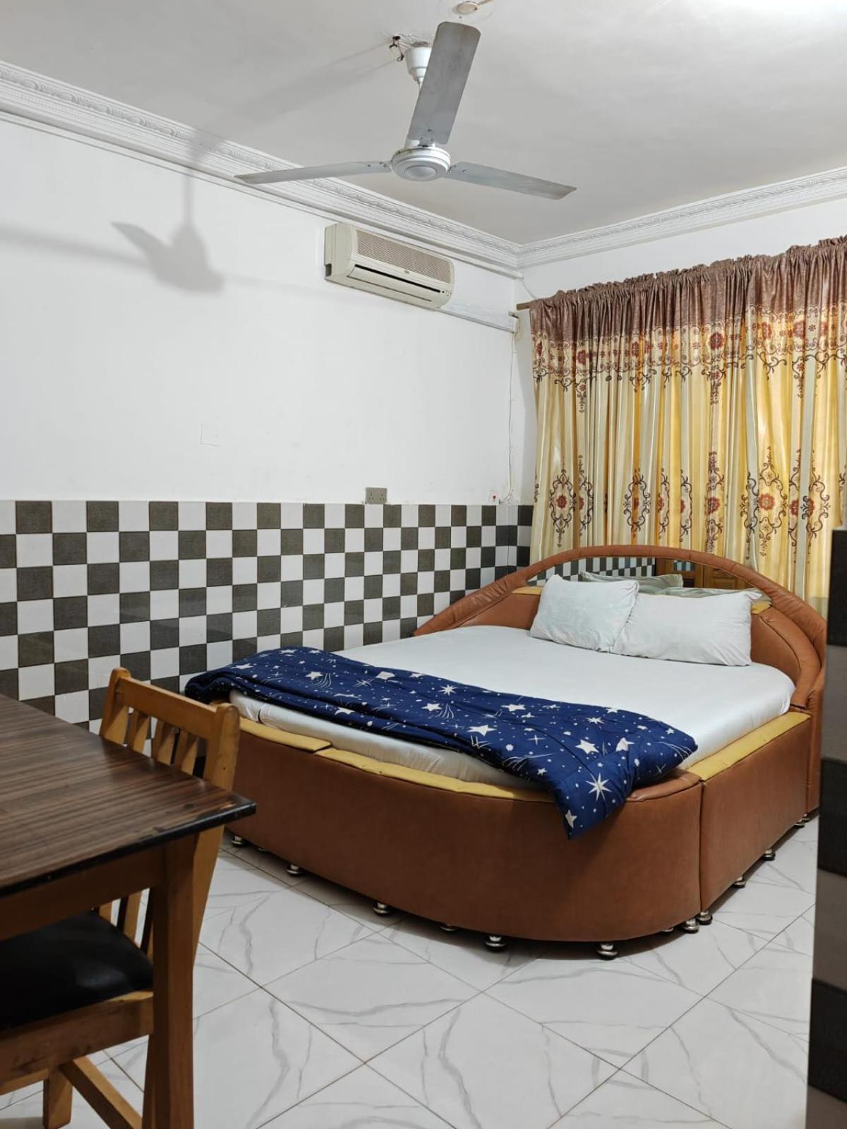 Elizz Guest House Janman Buitenkant foto