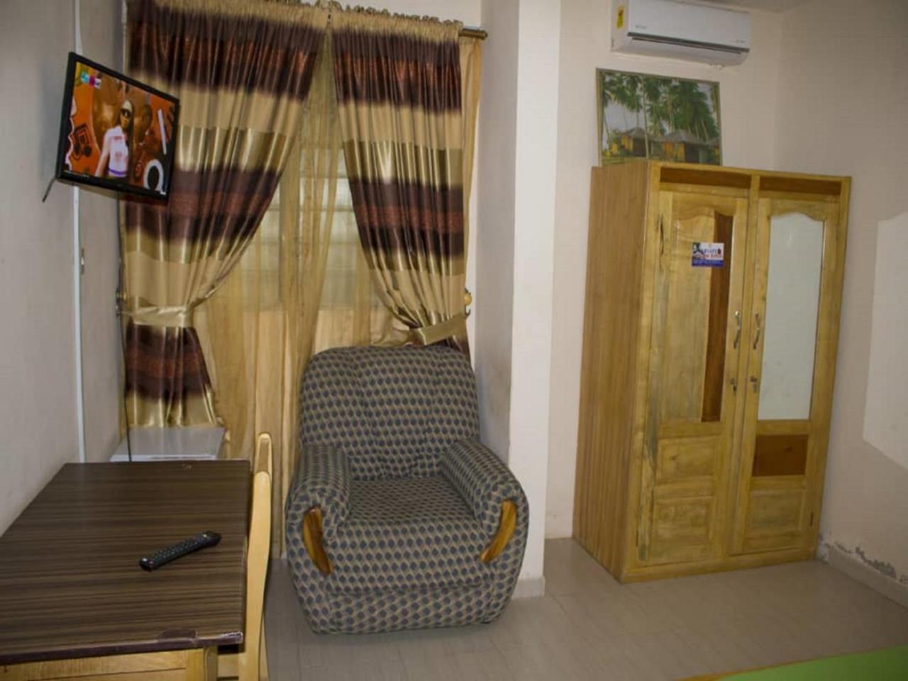 Elizz Guest House Janman Buitenkant foto