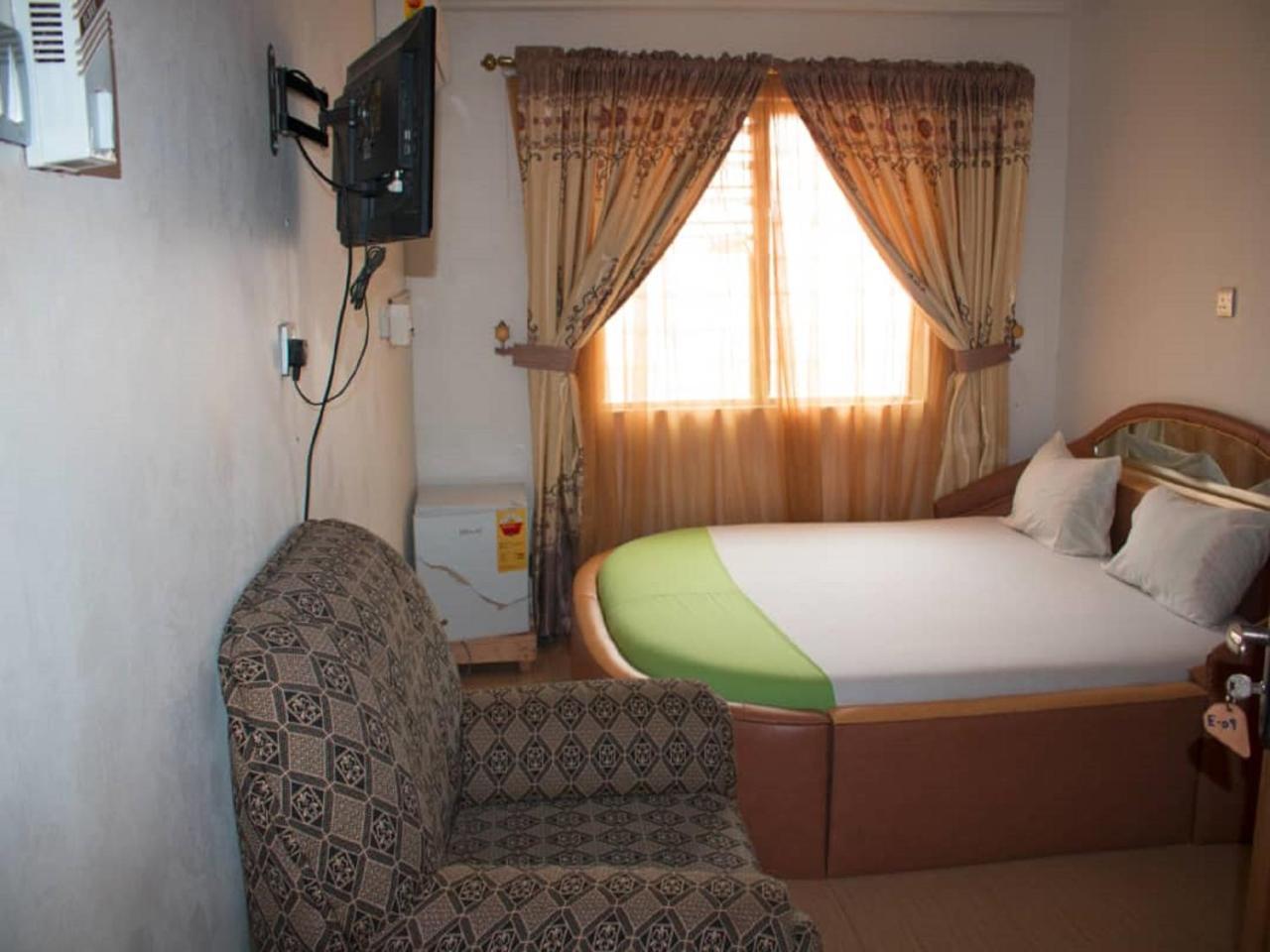 Elizz Guest House Janman Buitenkant foto