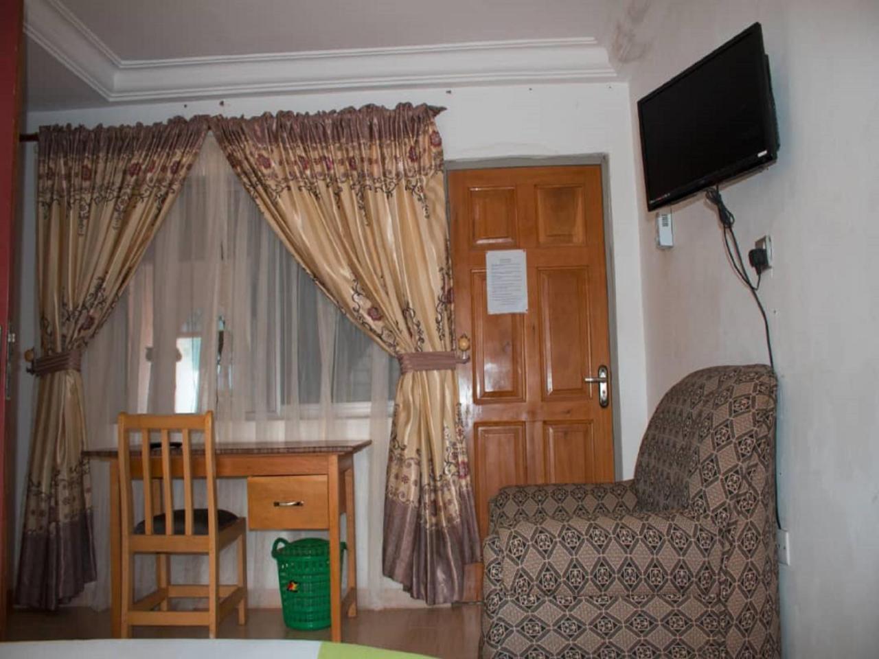 Elizz Guest House Janman Buitenkant foto