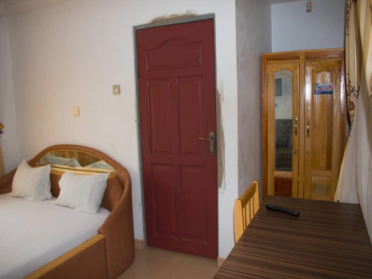 Elizz Guest House Janman Buitenkant foto