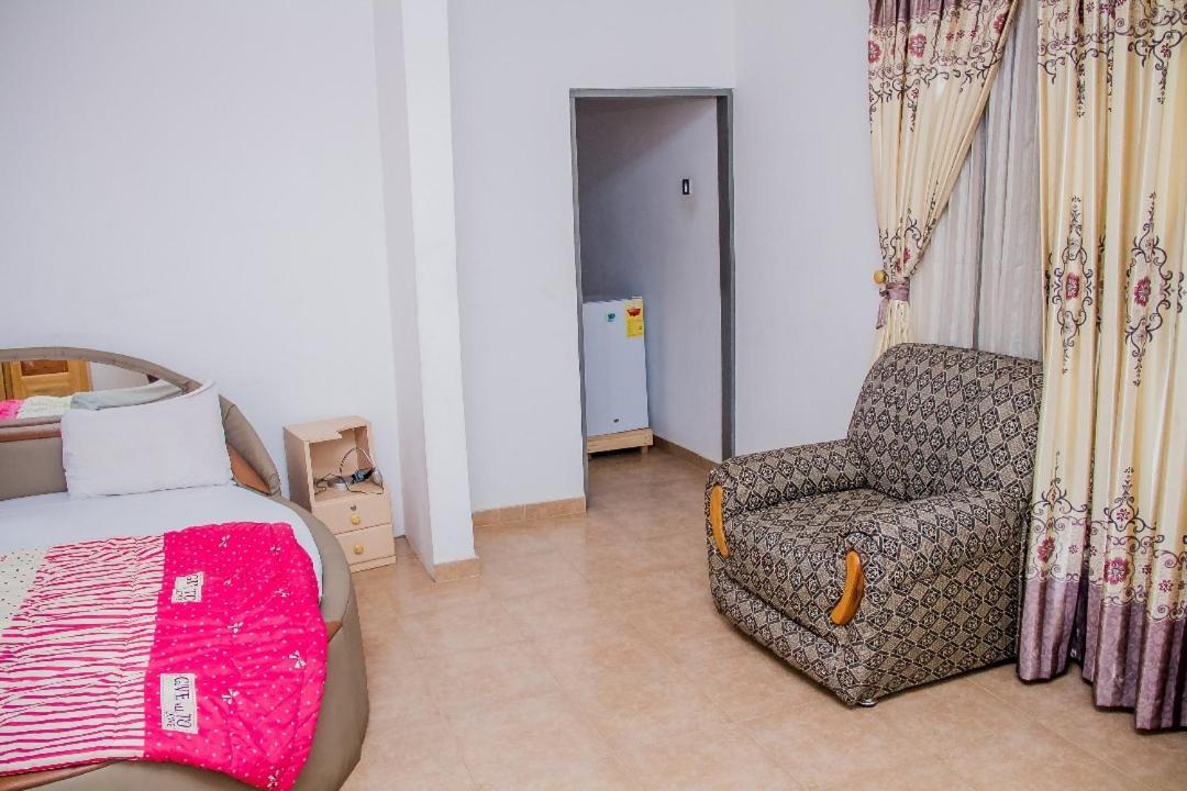 Elizz Guest House Janman Buitenkant foto