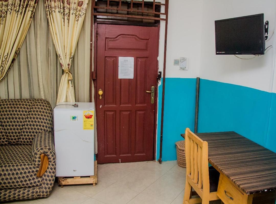 Elizz Guest House Janman Buitenkant foto